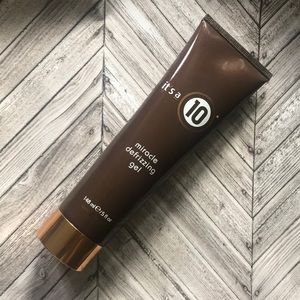 It’s a 10 Miracle Defrizzing Gel
